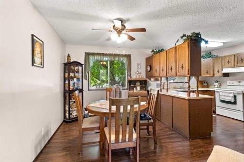 40 Laura Close, Penhold, AB 
