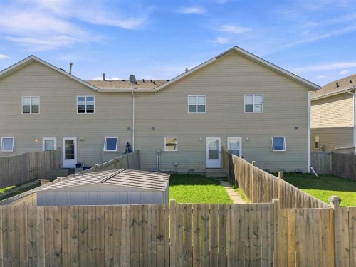 28 Terrace Heights Drive, Lacombe, AB 