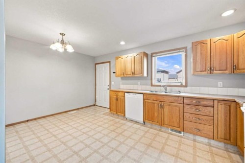 28 Terrace Heights Drive, Lacombe, AB 