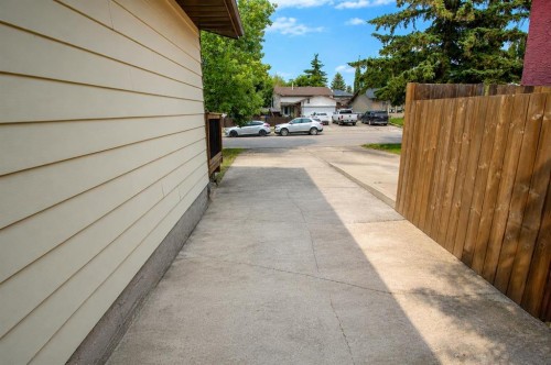 63 Mackenzie Crescent, Red Deer, AB 