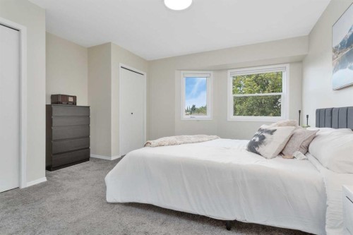 5430 45 Street, Lacombe, AB 