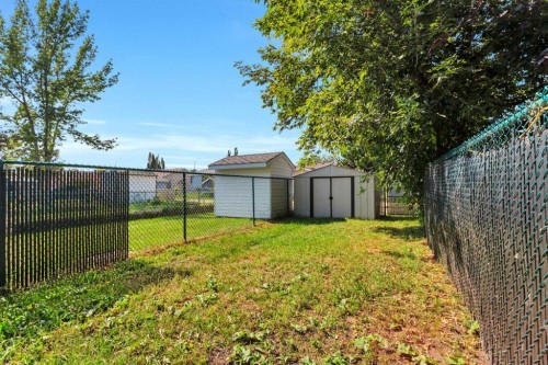 5430 45 Street, Lacombe, AB 