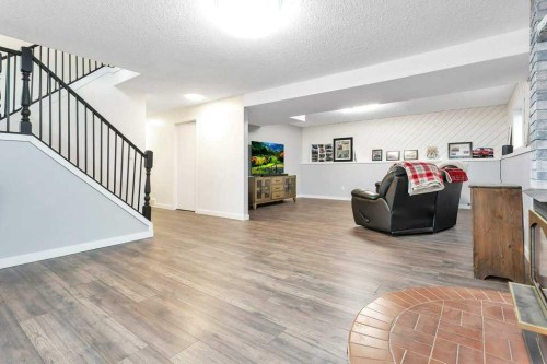 3 Goodacre Close, Red Deer, AB 