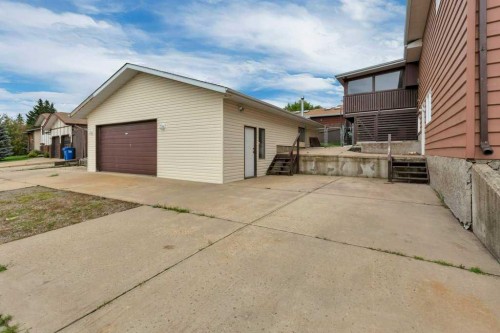 3 Goodacre Close, Red Deer, AB 