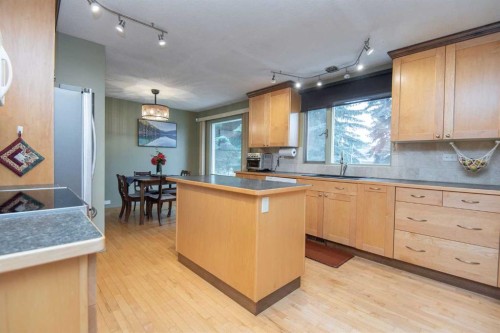 7 Martin Close, Red Deer, AB 