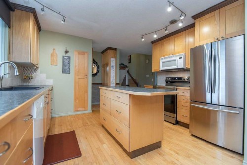 7 Martin Close, Red Deer, AB 