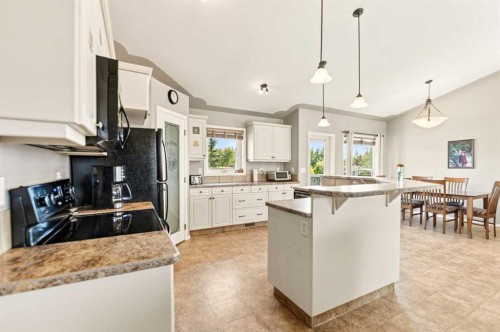 5427 52A Street, Eckville, AB - Indoor Photo Showing Kitchen