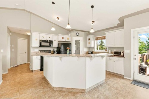 5427 52A Street, Eckville, AB - Indoor Photo Showing Kitchen