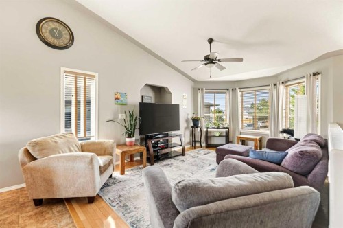 5427 52A Street, Eckville, AB - Indoor Photo Showing Living Room