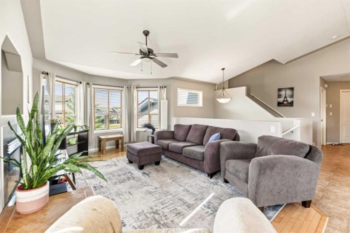 5427 52A Street, Eckville, AB - Indoor Photo Showing Living Room