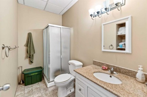 5427 52A Street, Eckville, AB - Indoor Photo Showing Bathroom