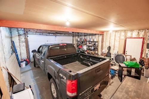 5427 52A Street, Eckville, AB - Indoor Photo Showing Garage