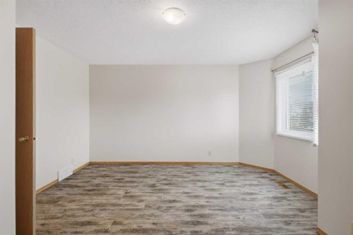 5414 45 Street, Lacombe, AB 