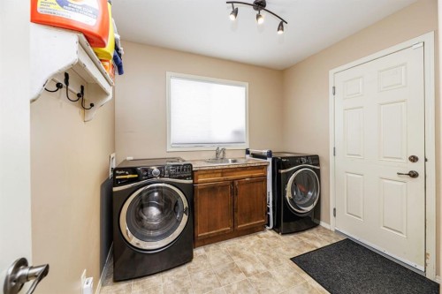 38 Ivany Close, Red Deer, AB 