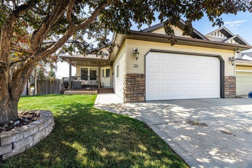 38 Ivany Close, Red Deer, AB 