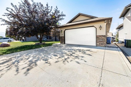 38 Ivany Close, Red Deer, AB 