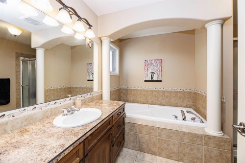 38 Ivany Close, Red Deer, AB 