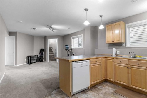 27 Vickers Close, Red Deer, AB 