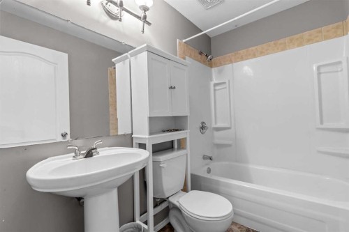 27 Vickers Close, Red Deer, AB 