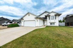 6214 39 Avenue Close  Stettler, AB T4K 1G1