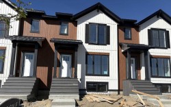 38 Station Drive Sylvan Lake, AB T4S 0W7