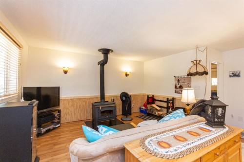 6 Poplar Crescent, Rural Lacombe County, AB 