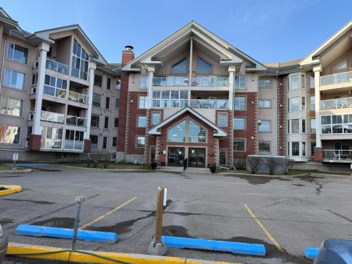 327-4805 45 Street  Red Deer, AB T4N 7A9