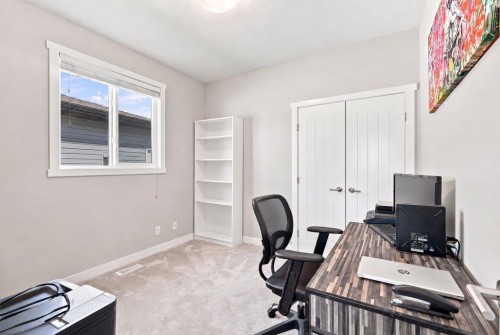 25 Victor Close, Sylvan Lake, AB 