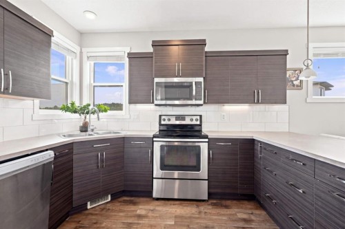 25 Victor Close, Sylvan Lake, AB 