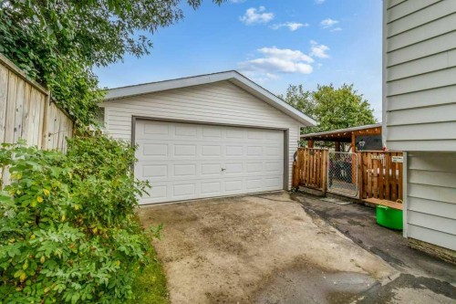 46 Meadowview Close, Sylvan Lake, AB 