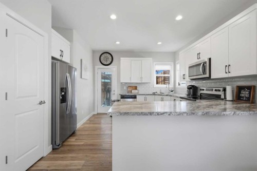 58 Village Crescent, Red Deer, AB 