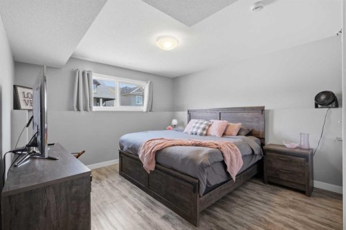 58 Village Crescent, Red Deer, AB 