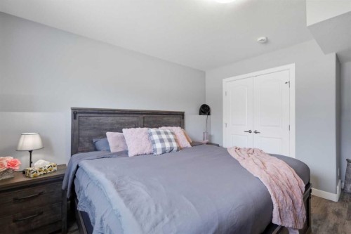 58 Village Crescent, Red Deer, AB 