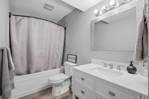 58 Village Crescent, Red Deer, AB 