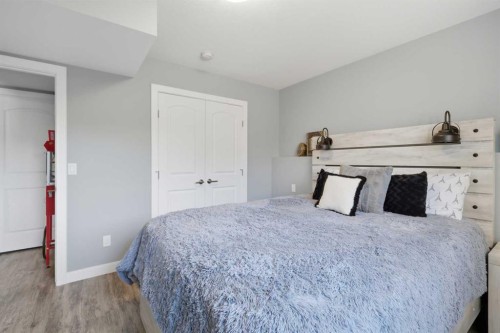 58 Village Crescent, Red Deer, AB 