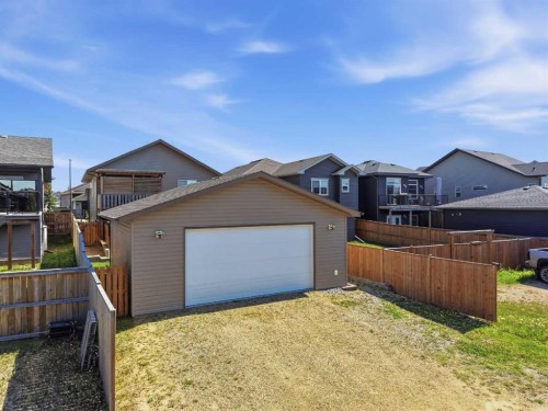 58 Village Crescent, Red Deer, AB 