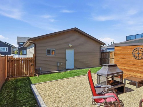 58 Village Crescent, Red Deer, AB 