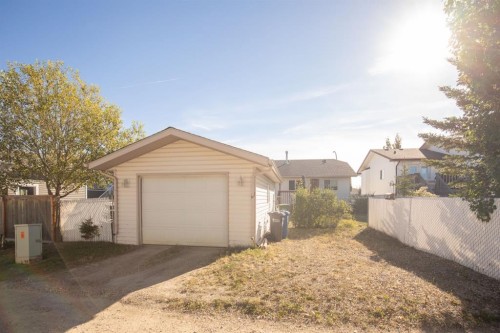 73 Darling Crescent, Red Deer, AB 