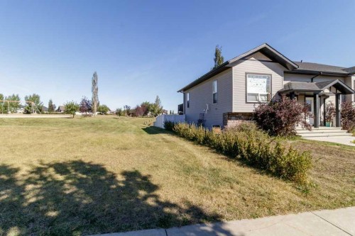 74 Hawkridge Boulevard, Penhold, AB 