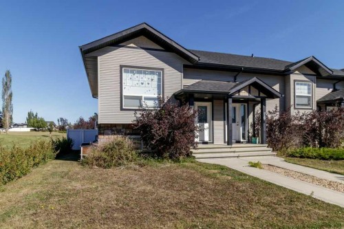 74 Hawkridge Boulevard, Penhold, AB 