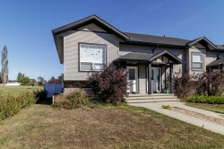 74 Hawkridge Boulevard  Penhold, AB T0M 1R0