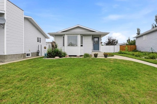 37 Sunrise Crescent  Blackfalds, AB T4M 0E2