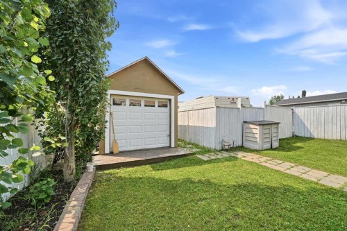 59 Wildrose Drive, Sylvan Lake, AB 