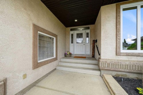111 Adams Close, Red Deer, AB 