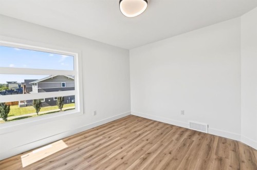 33 Thatcher Avenue, Red Deer, AB 