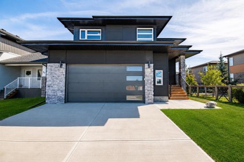 33 Thatcher Avenue, Red Deer, AB 
