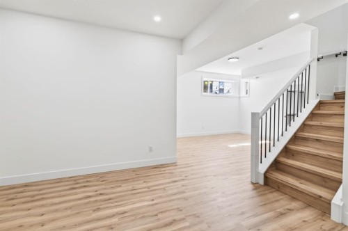 33 Thatcher Avenue, Red Deer, AB 