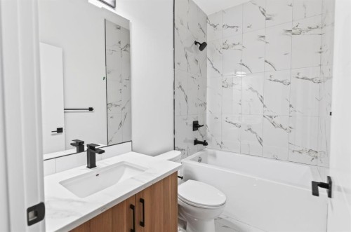 33 Thatcher Avenue, Red Deer, AB 