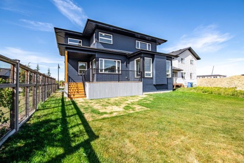 33 Thatcher Avenue, Red Deer, AB 