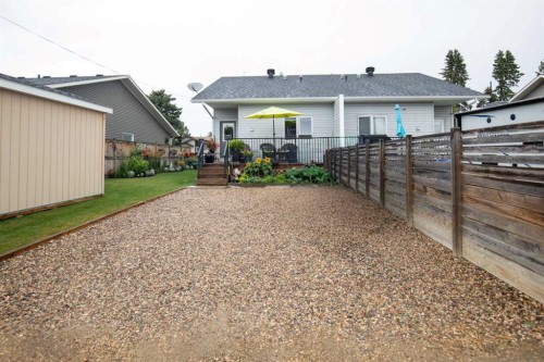 5697 45 Avenue, Lacombe, AB 